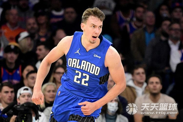 被巨大的身 被巨大的身